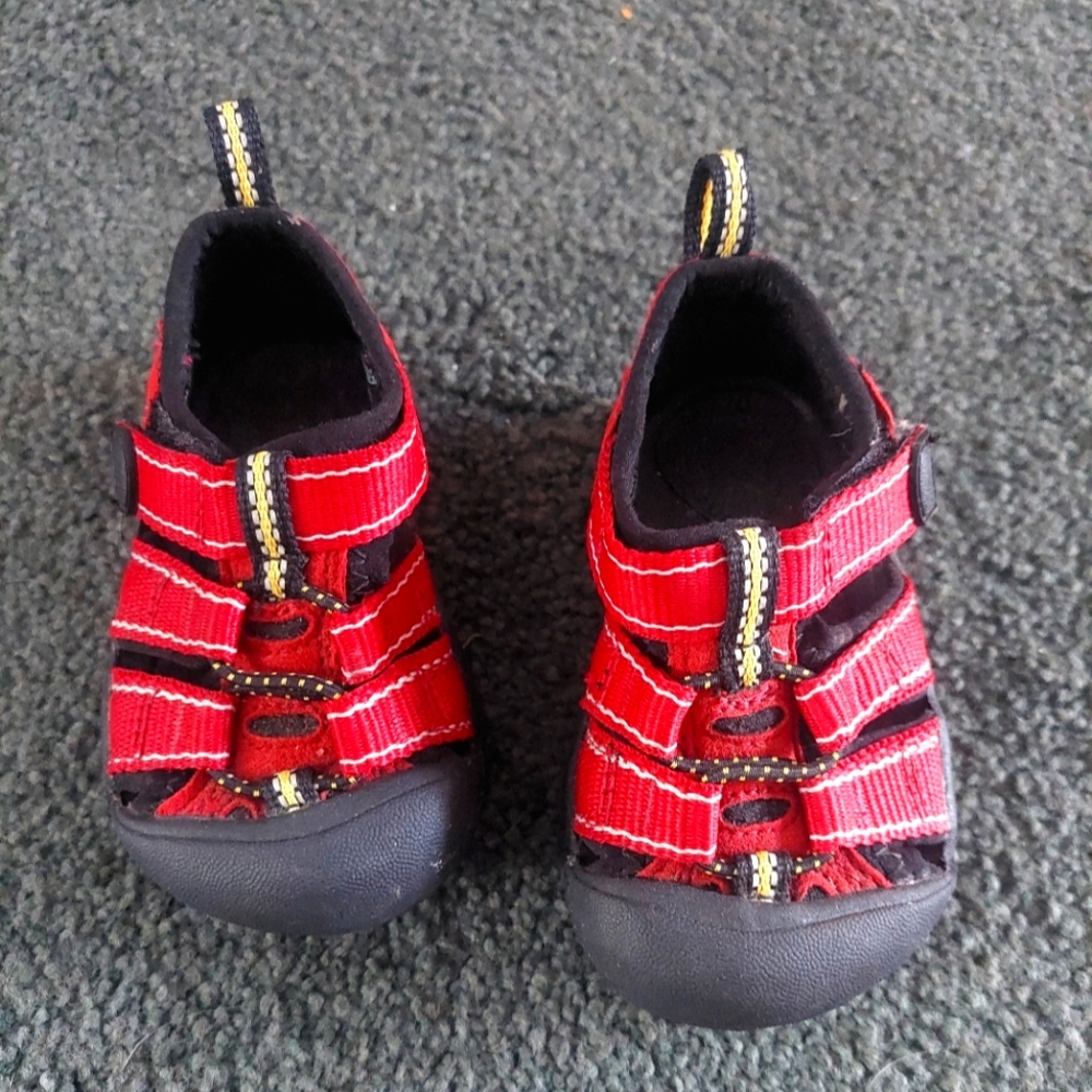 NWOT Toddler Keen Walking Sandals